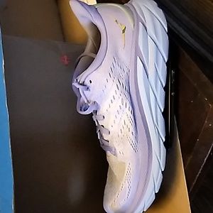 Hoka Clifton 8 womens size 8b brand new